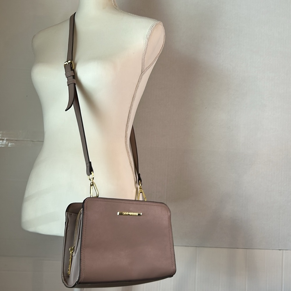 NWOT Steve Madden 3 Compartment Gold Accent Tan Crossbody Purse
